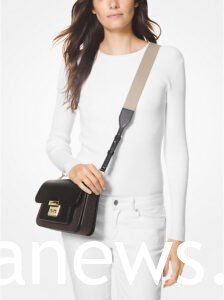 THE michael kors purse