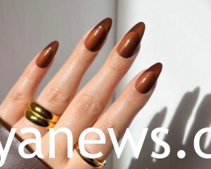 Autumn nail designs earthy tones and matte finish autumn