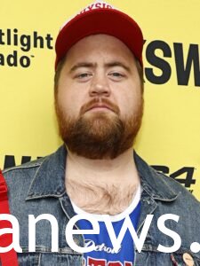 FOR Paul Walter Hauser