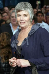 Kelly McGillis net worth and average salary per episode