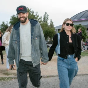 Clara Chia: holding hands with her lover