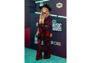 Lainey Wilson in Jumpsuit