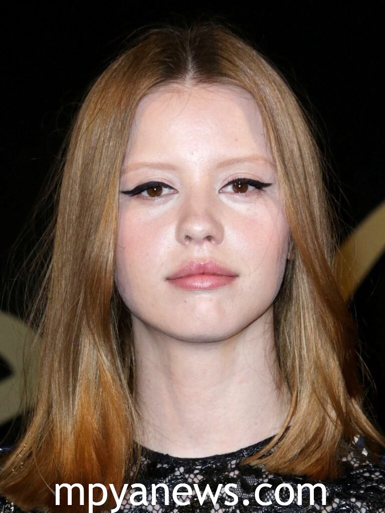 mia goth