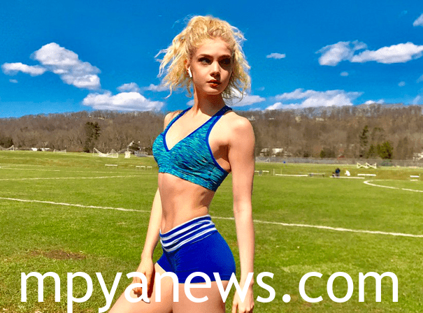 Elena Kampouris in blue