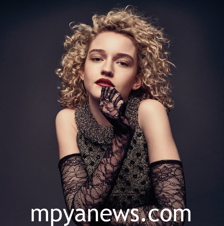 FOR Julia Garner