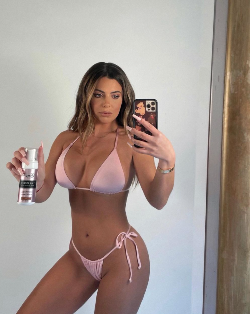 Brielle Biermann in bikini
