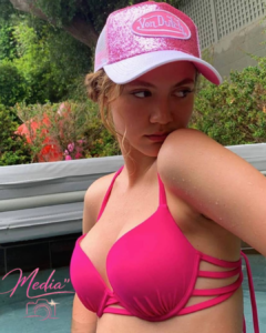 Iris Apatow: 17 Hottest Bikini Poses You Can Copy 4 Iris Apatow: 17 Hottest Bikini Poses You Can Copy Iris Apatow: 17 Hottest Bikini Poses You Can Copy