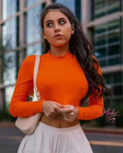 Violet Summers: 7 Stylish Outfits That Define Instagram Royalty