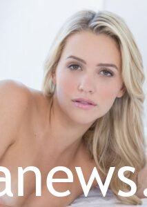 Mia Malkova in bed
