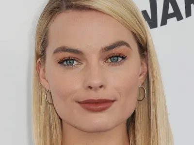 Margot Robbie look alike