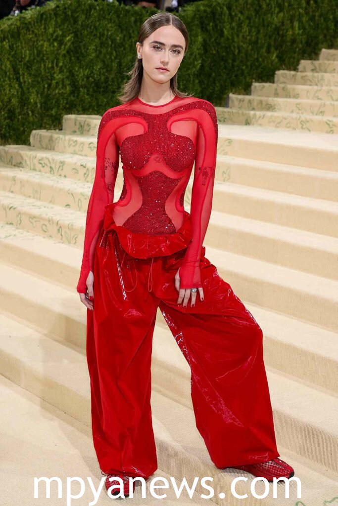 Ella Emhoff at the 2021 SAG Awards