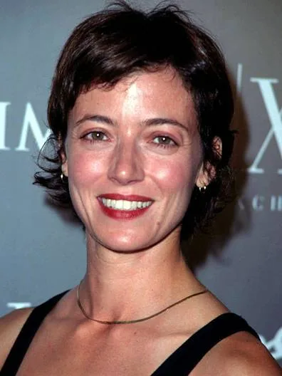 THE Mia Sara