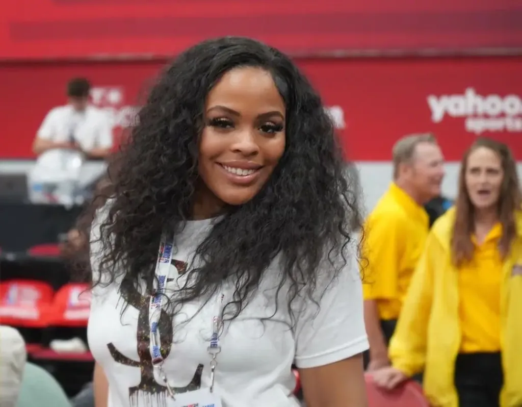 Amirah-1d3cac8c6fc5a088.w