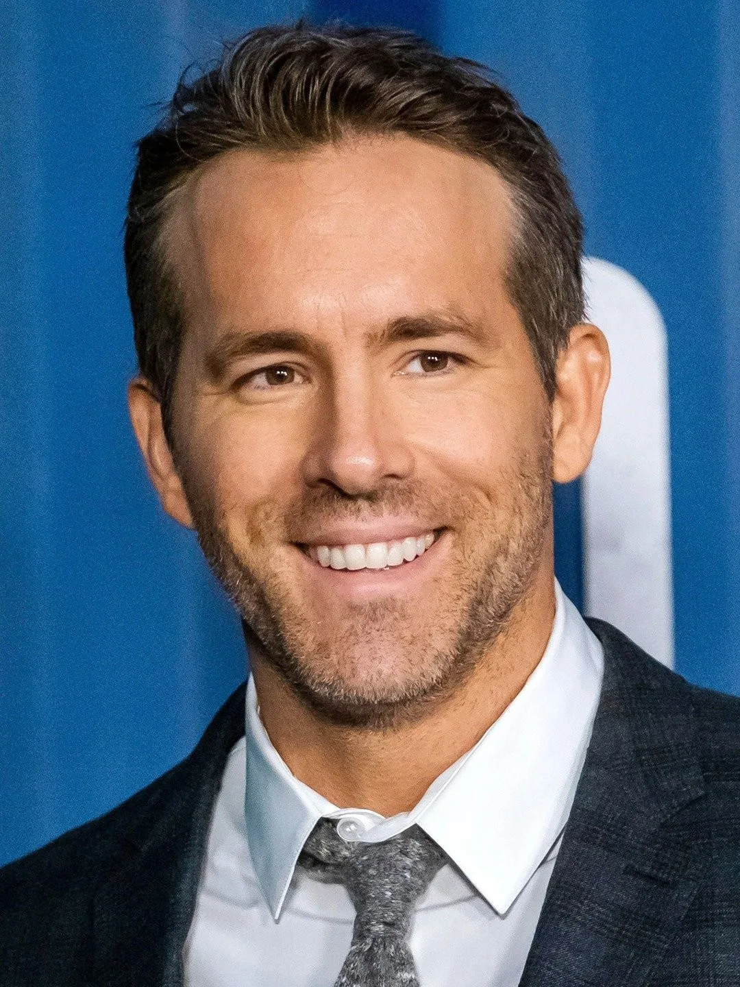 Smiling Reyn 13 Other Funny Commedians Like Ryan Reynolds - MPYA NEWS