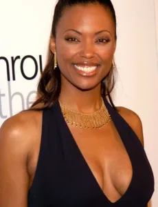 Aisha Tyler sexy cleavage