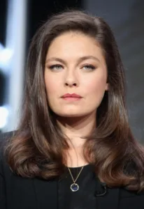 Alexa Davalos 