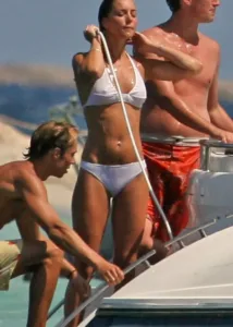 Kate Middleton; hot bikini 