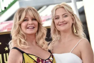Goldie-Hawn_GettyImages-105409264-jpg.