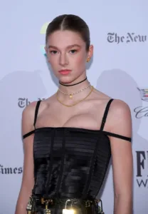 Hunter-Schafer-modeling-career-1024x585-1-jpg.web
