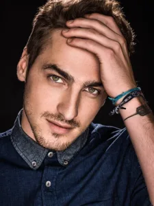 THE Kendall Schmidt