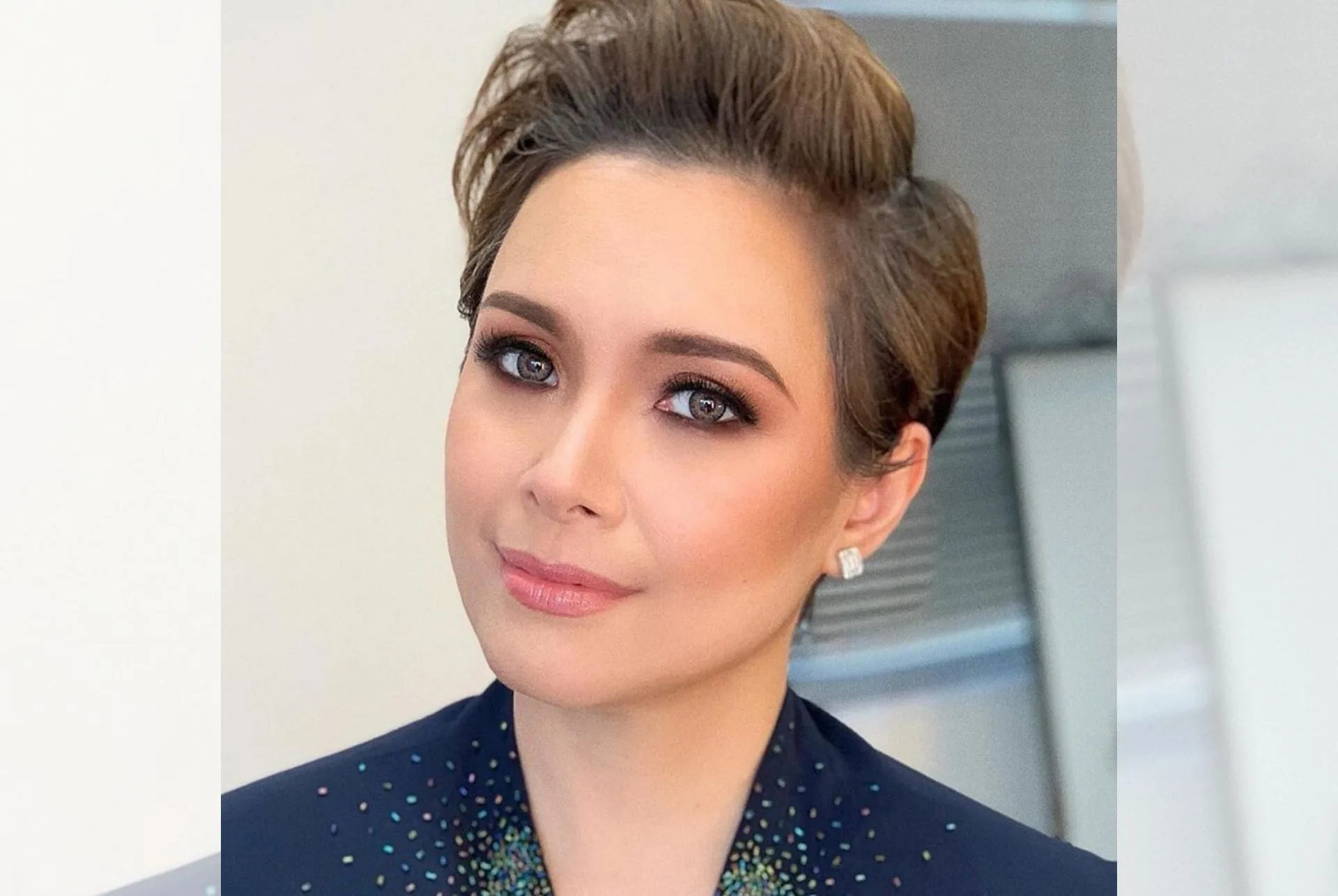 Who Is Dating Filipino Actress Lea Salonga 