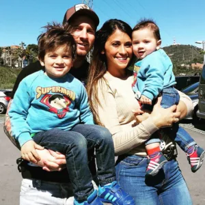  Antonella Roccuzzo with her family