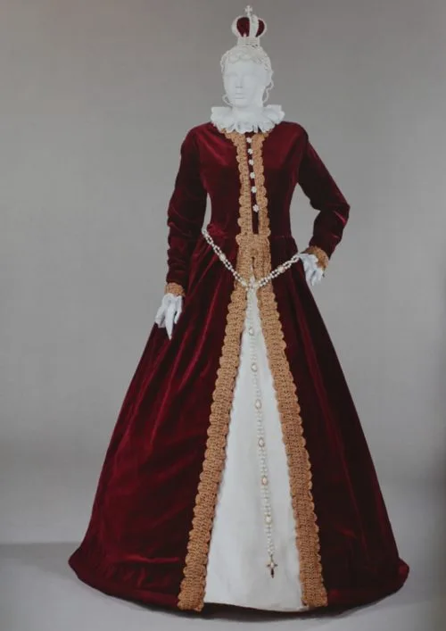 Replica_of_a_costume_by_Justyna_Chruslicka-