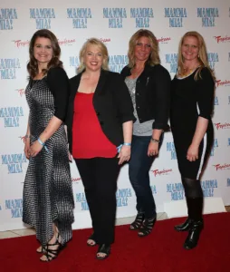 Janelle Brown at the red carpet with others