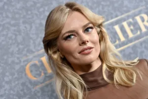 FOR Samara Weaving