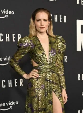 Willa Fitzgerald looking nice