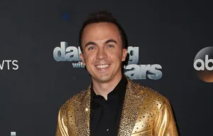Frankie Muniz looking nice