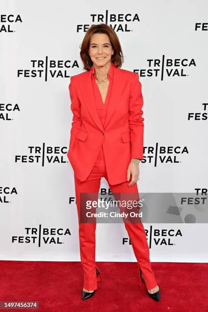 Stephanie Ruhle ina red suit