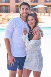 Kaitlyn-Bristowe-Is-Engaged-Boyfriend-Jason-Tartick-0003