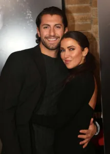 Kaitlyn-Bristowe-Is-Engaged-Boyfriend-Jason-Tartick-0003
