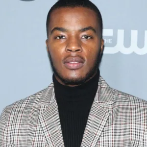 Daniel Ezra looking nice