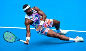 Frances Tiafoe playing tennis