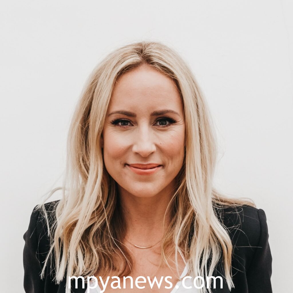 MV5BMTcwMzAxMTgwOF5BMl5BanBnXkFtZTgwMzEyOTA2NTM@._V1_QL75_UY207_CR190140207