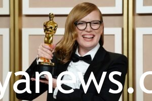 61cEVrSoFRL._AC_UL600_SR600600