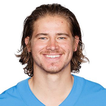 Justin Herbert looks nice