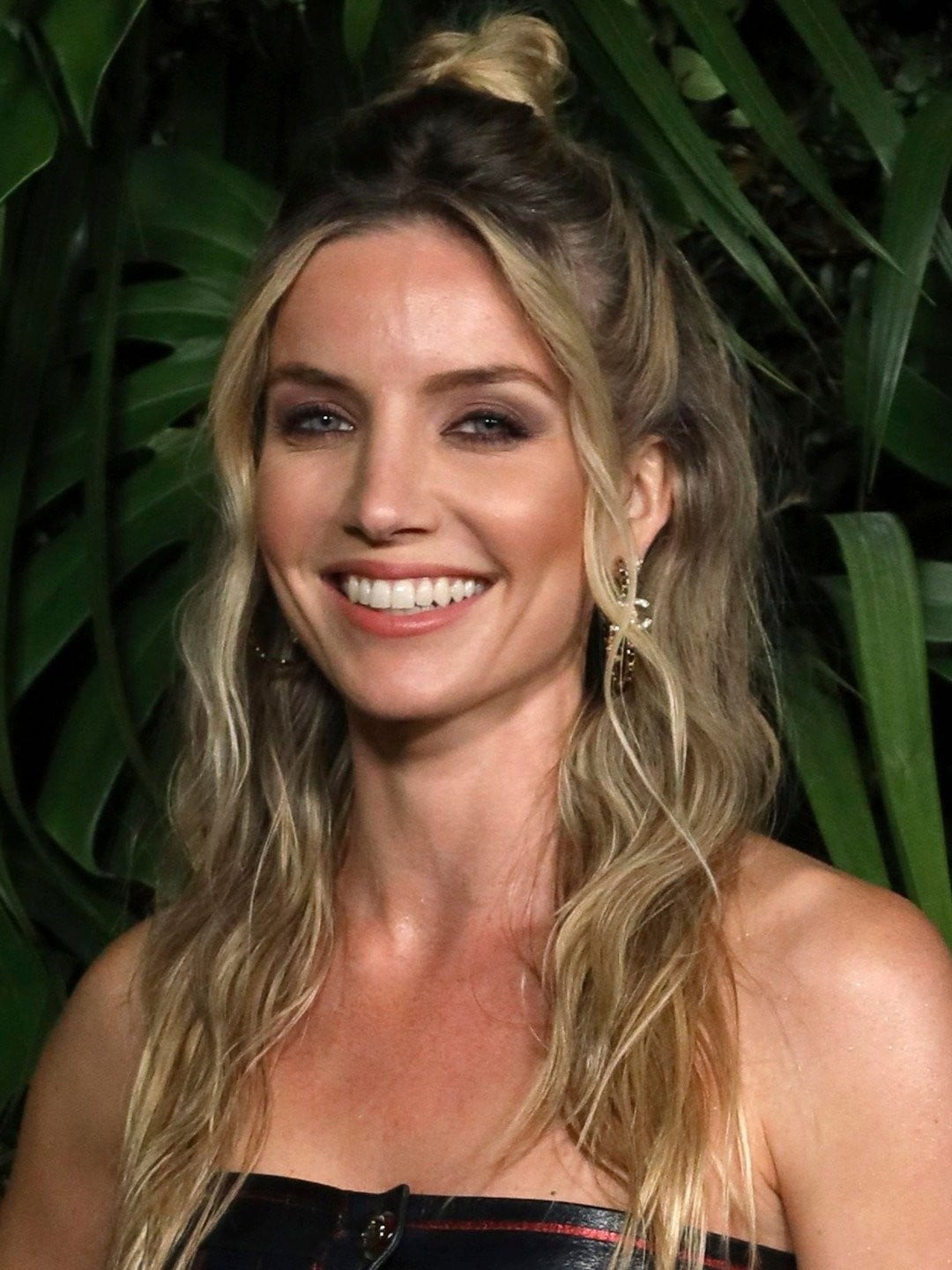 How Rich is Annabelle Wallis? See her Net Worth in 2024 MPYA NEWS