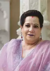 Shobha Kapoor looks good