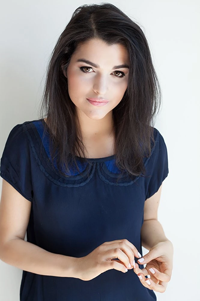 Eve Harlow