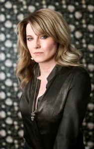 FOR Lucy Lawless