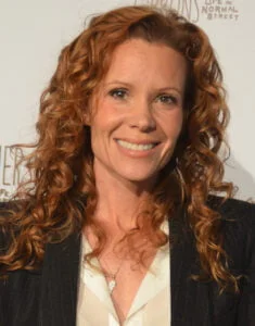 11 Interesting Facts About Robyn Lively 5 11 Interesting Facts About Robyn Lively THE Robyn Lively