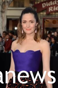 Rose Byrne looks beautiful