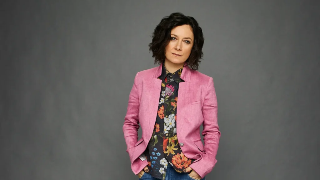 Sara Gilbert looks nice