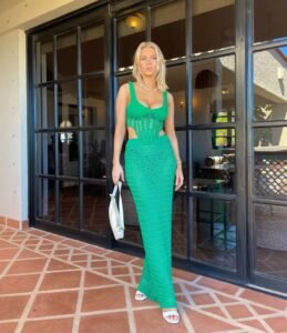 Madison Thompson  stuns in a green hot dress