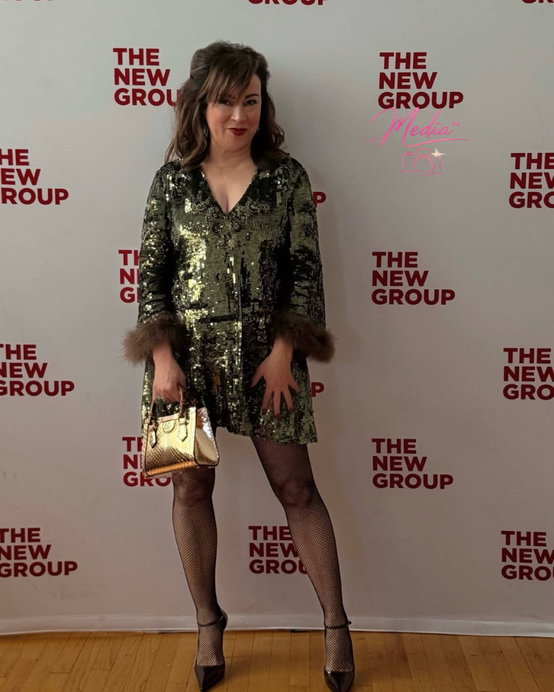 Jennifer Tilly Reveals her Curves in 7 Figure-Hugging Dresses!