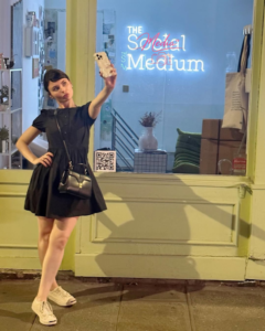 Alexandra Krosney Net Worth and Her Major Income Sources