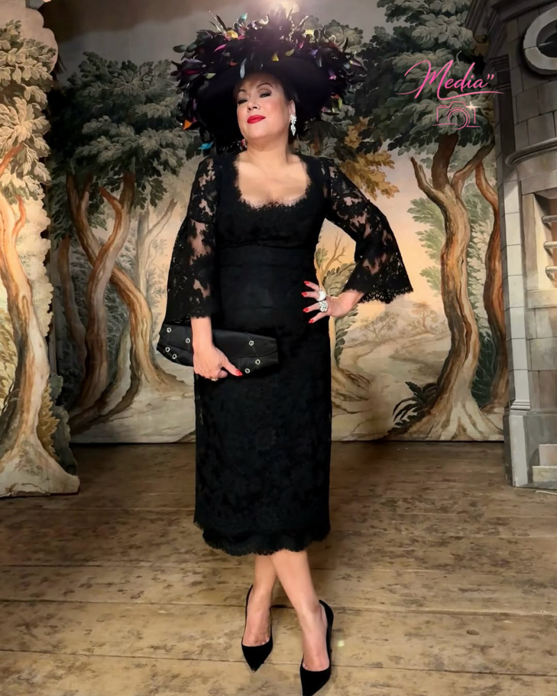 Jennifer Tilly Looks Younger in These 7 Hot Dresses!